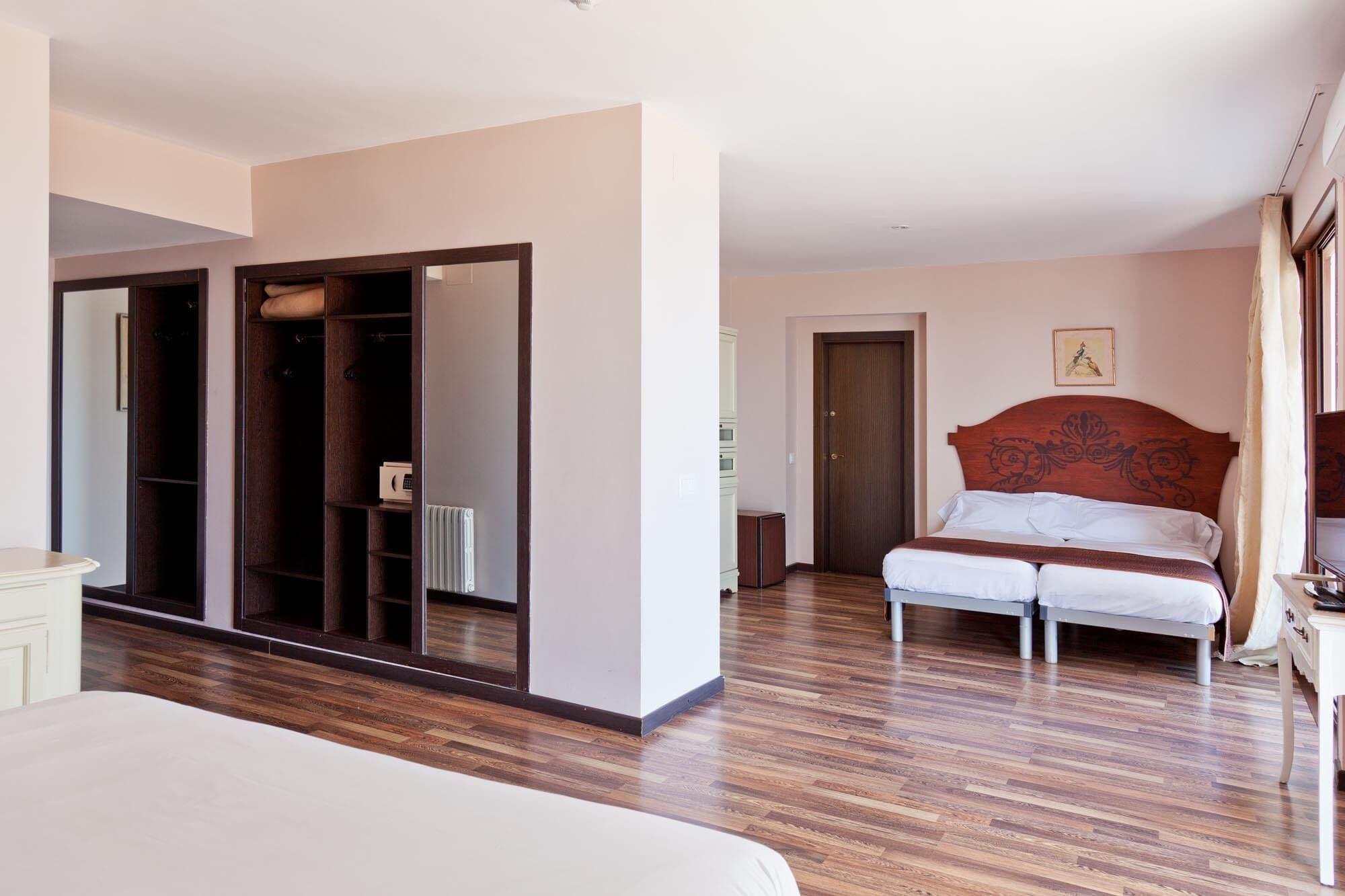 Hotel Roger De Flor By Seleqtta Лорет де Мар Екстериор снимка